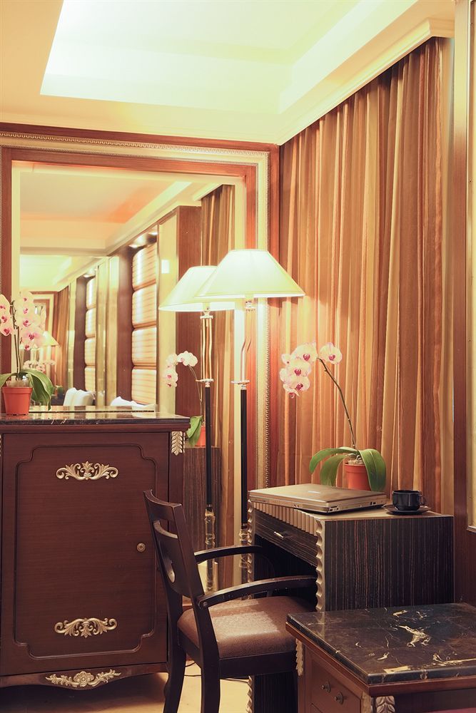 Best Love Boutique Hotel Taipei Bagian luar foto