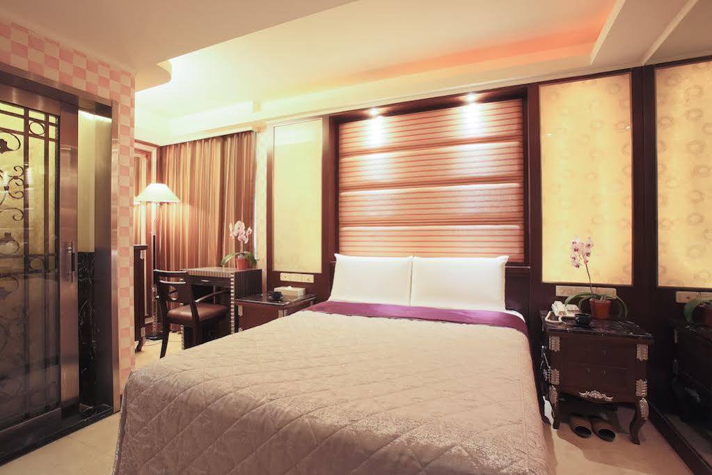 Best Love Boutique Hotel Taipei Bagian luar foto