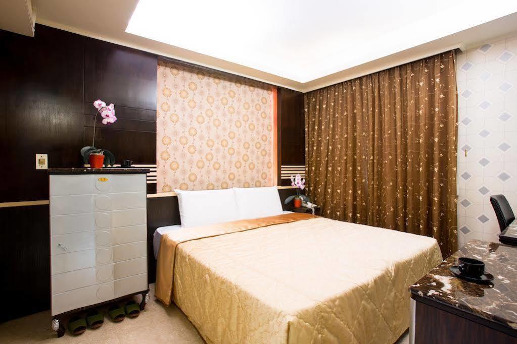 Best Love Boutique Hotel Taipei Bagian luar foto